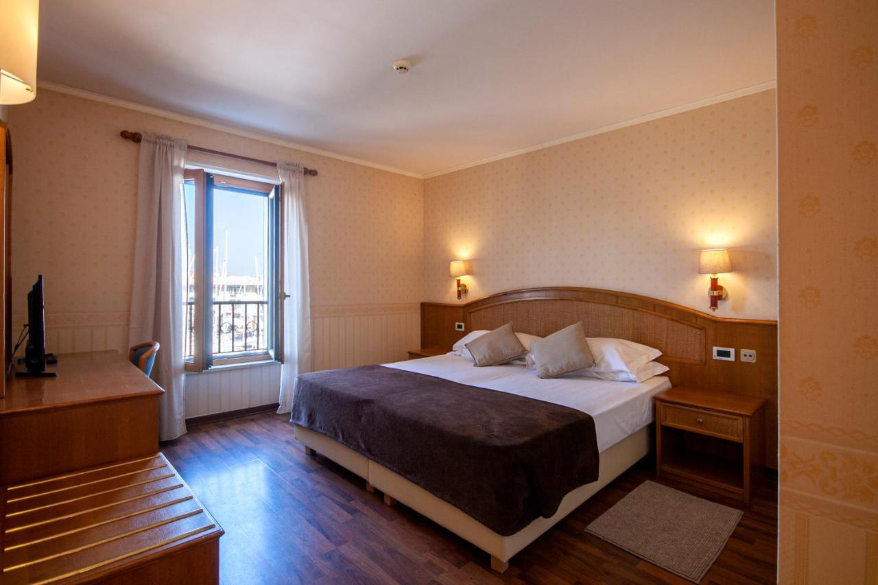 Hotel Metropole Grado Buitenkant foto