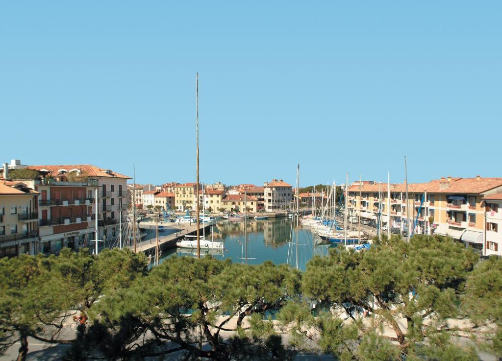 Hotel Metropole Grado Buitenkant foto